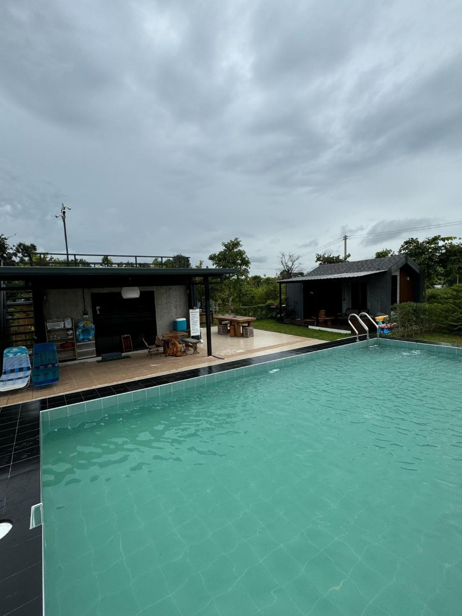 Inthanin Pool Villa Ban Phu Hi Exterior foto